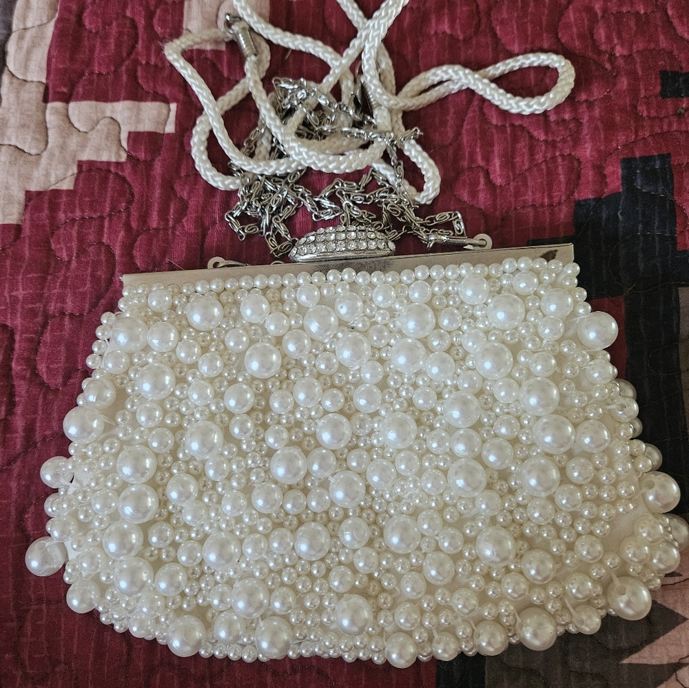 Pearl-Embellished White Clutch With 2 Detachable Straps